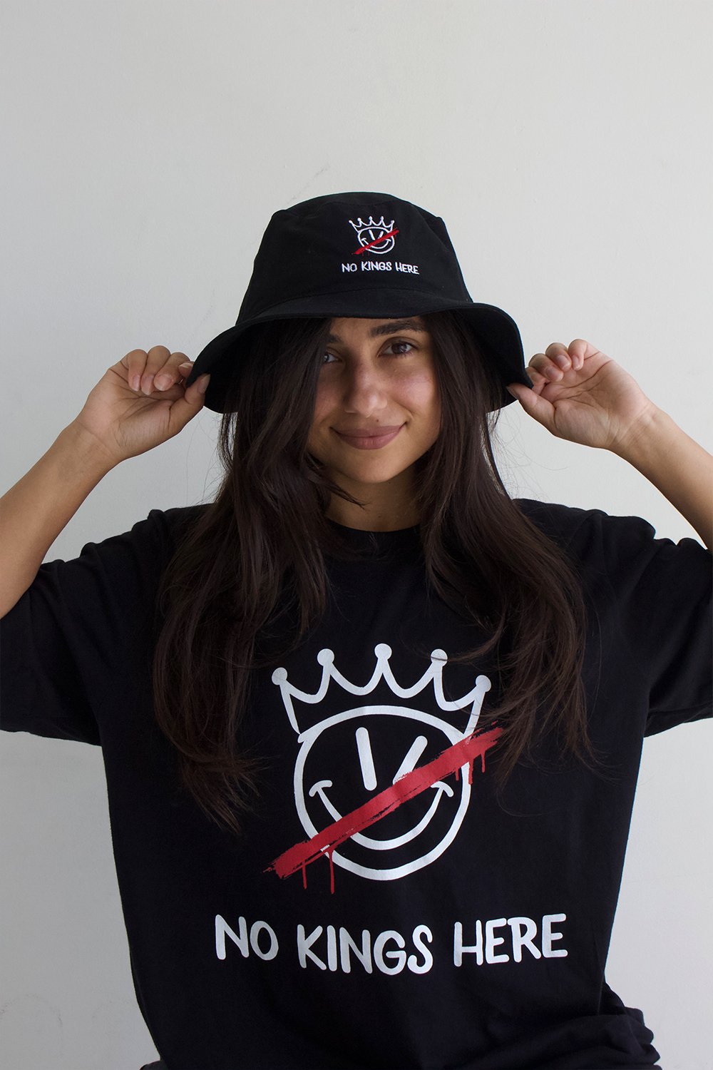 No Kings Here T-Shirt (Black)